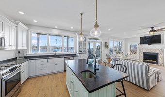 51 Bridge St, Belfast, ME 04915
