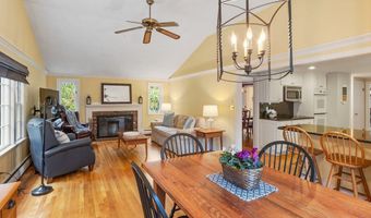 15 Thoreau Rd, Acton, MA 01720