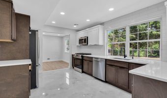 39 Old Main Shore Rd, Barnegat, NJ 08005