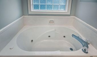 301 Old Town Cir, Brandon, MS 39042