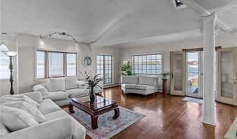 99 Smith St, Bristol, RI 02809