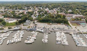 42 Marlborough St, East Greenwich, RI 02818
