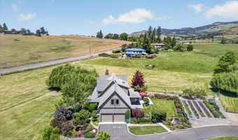 39 E Valley View Rd, Ashland, OR 97520