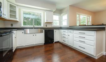 615 Pine St, Allison, IA 50602
