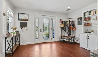 28 W Park Ave, Belford, NJ 07718