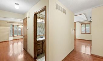 4628 N Farmstead Ct, Bel Aire, KS 67220