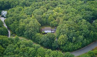 4 Hampshire Hills Dr, Bow, NH 03304