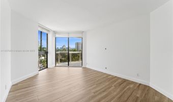 20185 E Country Club Dr 505, Aventura, FL 33180