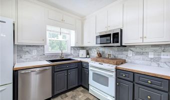 202 Hawkins Farm Cir, Ball Ground, GA 30107