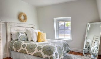 204 Spring St, Newport, RI 02840