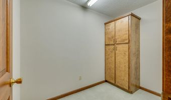 17304 Mary Lee Dr, Abingdon, VA 24210