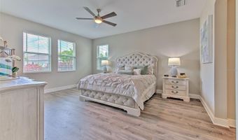 7401 PARADISO Dr, Apollo Beach, FL 33572