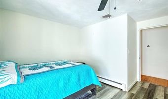 8 Ashby St, Johnston, RI 02919