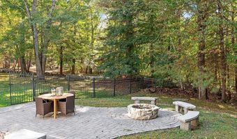89 School House Ln, Boxborough, MA 01719