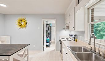 419 Holly Hills Dr, Altavista, VA 24517