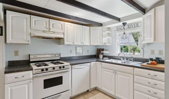 592 Old Stage Rd, Arrowsic, ME 04530