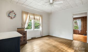 49 Willow Creek Dr, Asheville, NC 28803