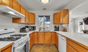 5140 Turtle Point Dr, Ann Arbor, MI 48105
