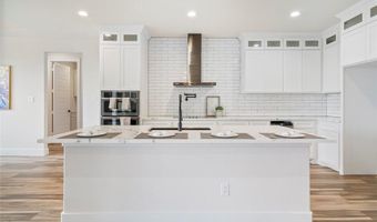 100 Buddy Ct, Millsap, TX 76066