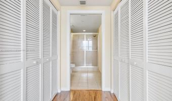 19501 W Country Club Dr 912, Aventura, FL 33180
