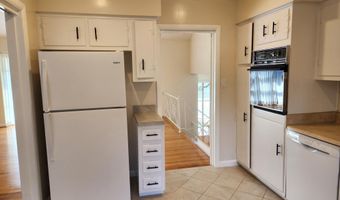 6011 ROOSEVELT St, Bethesda, MD 20817