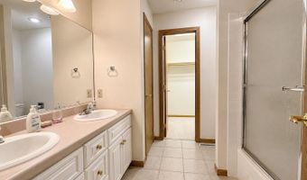 225 Emerald Meadows Dr, Arnolds Park, IA 51331