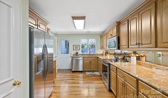 700 Crowfields Ln, Asheville, NC 28803