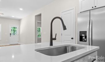 2123 Woodhurst Ln, Albemarle, NC 28001