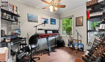 203 Tanglewood Ct, Middletown, NJ 07748