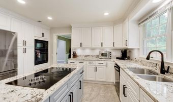 2006 N ALLEVA Ct, Accokeek, MD 20607