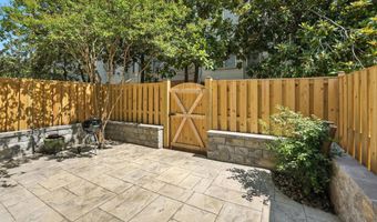 3911 COURTLAND Cir, Alexandria, VA 22305