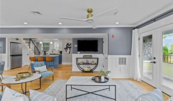 20 Summer St 2, Newport, RI 02840