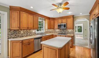 10 Terra Glen Rd, Danbury, CT 06811