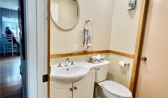 106 Swinburne Row, Newport, RI 02840