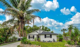 6062 Bania Wood Cir, Atlantis, FL 33462