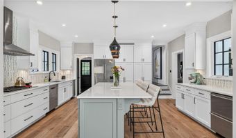 906 ALHAMBRA Ct, Orlando, FL 32804