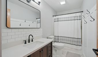 309 11th St NW, Altoona, IA 50009