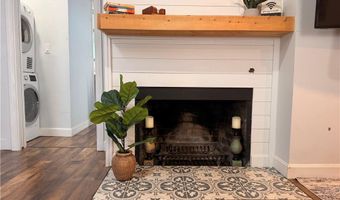 38 Hilltop Ave Cottage, Middletown, RI 02842