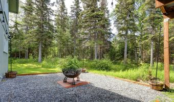 10010 Lone Tree Dr, Anchorage, AK 99507