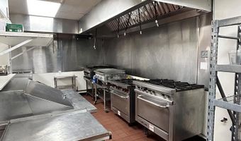 1613 W Broadway St, Andrews, TX 79714