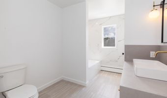 8 James St, Danbury, CT 06810