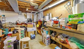 2700 N DINWIDDIE St N, Arlington, VA 22207