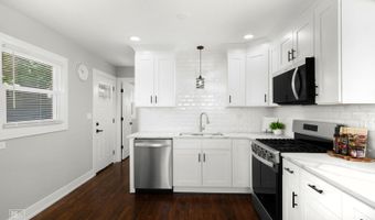 1166 S Highland Ave, Arlington Heights, IL 60005