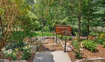 13 Kent Pl, Asheville, NC 28804