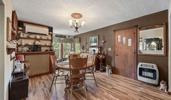 701 E 1st St, Anamosa, IA 52205