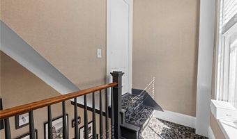 18 Barney St 2, Newport, RI 02840