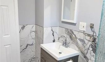 100 W 12TH St, Bayonne, NJ 07002