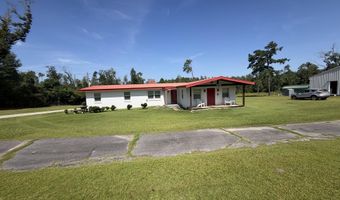 379 Lakepoint Rd, Alford, FL 32420