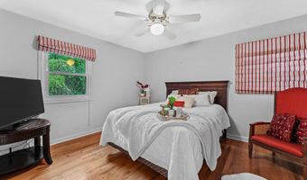 6816 SHRINE Ct, Annandale, VA 22003