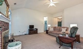 5607 Oak Dr, Charlotte, NC 28216